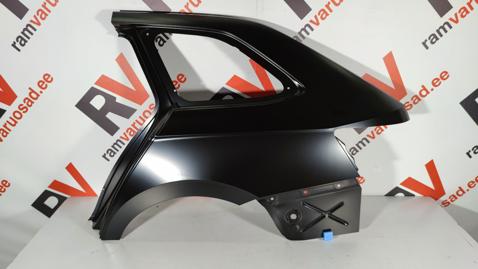 Skoda Superb tagatiib / rear fender