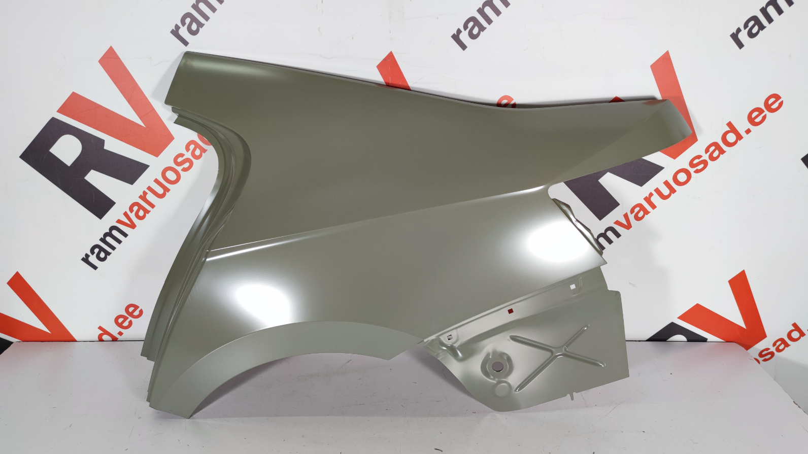 Skoda Superb 3 tagatiib / rear fender