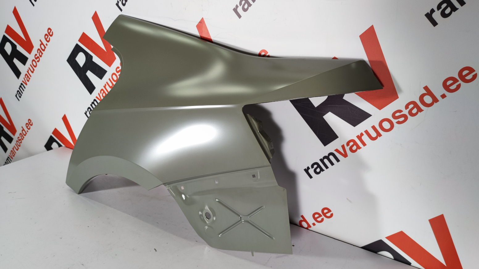 Skoda Superb 3 tagatiib / rear fender - pilt 3