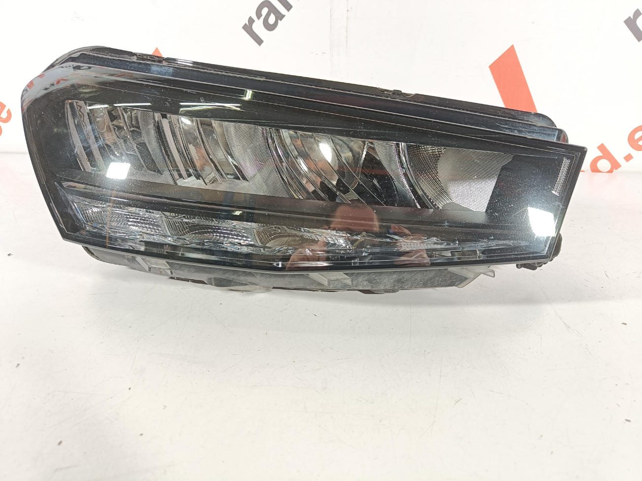 Skoda Fabia esituli / headlight