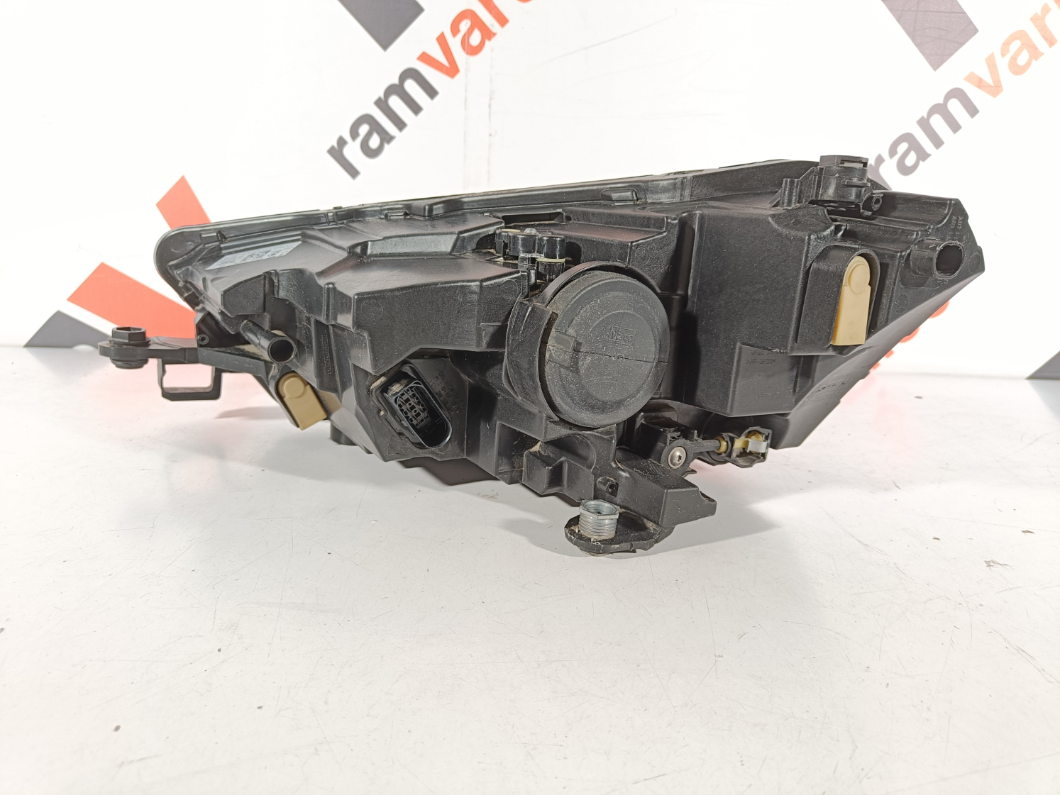 Skoda Fabia esituli / headlight - pilt 3