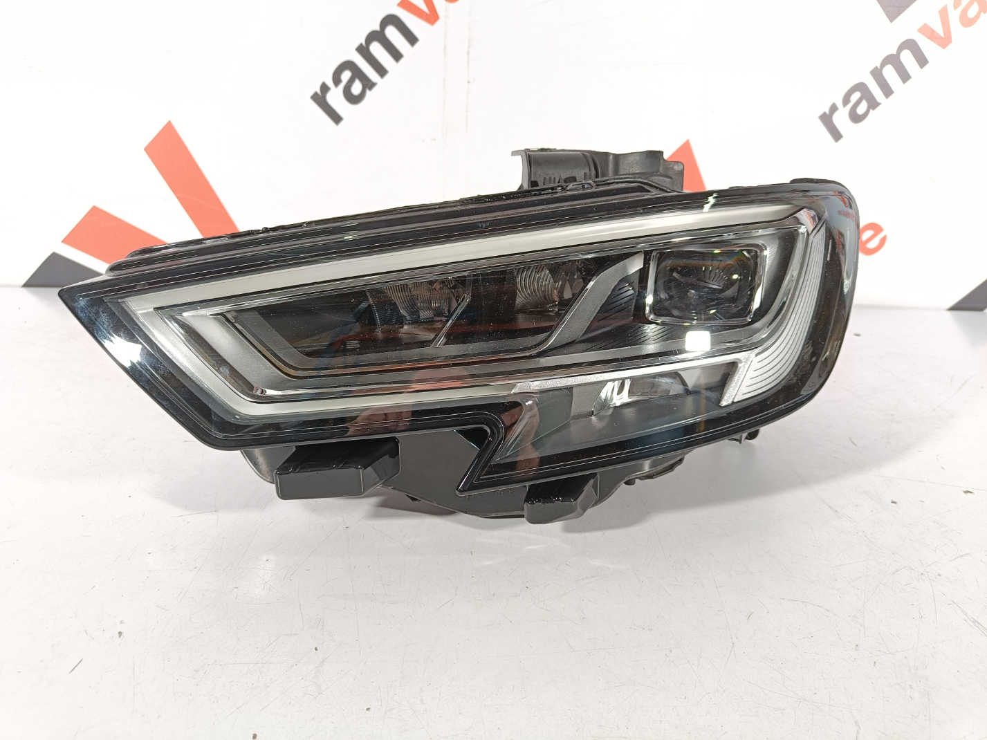 Audi A3 esituli / headlight