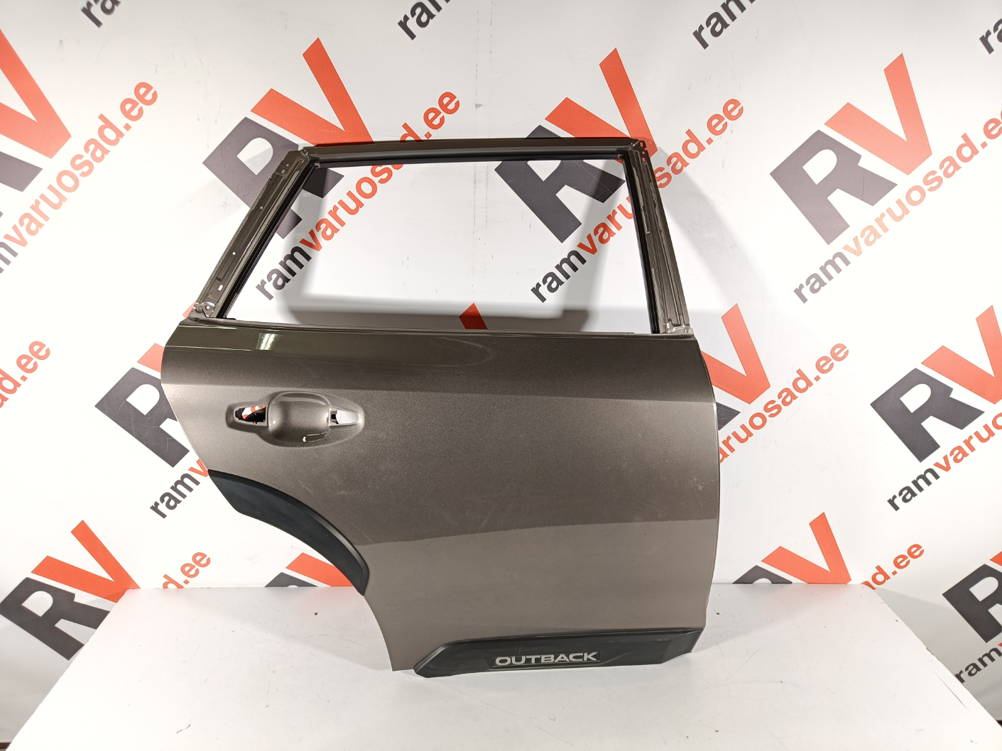 Subaru Outback tagauks / rear doors