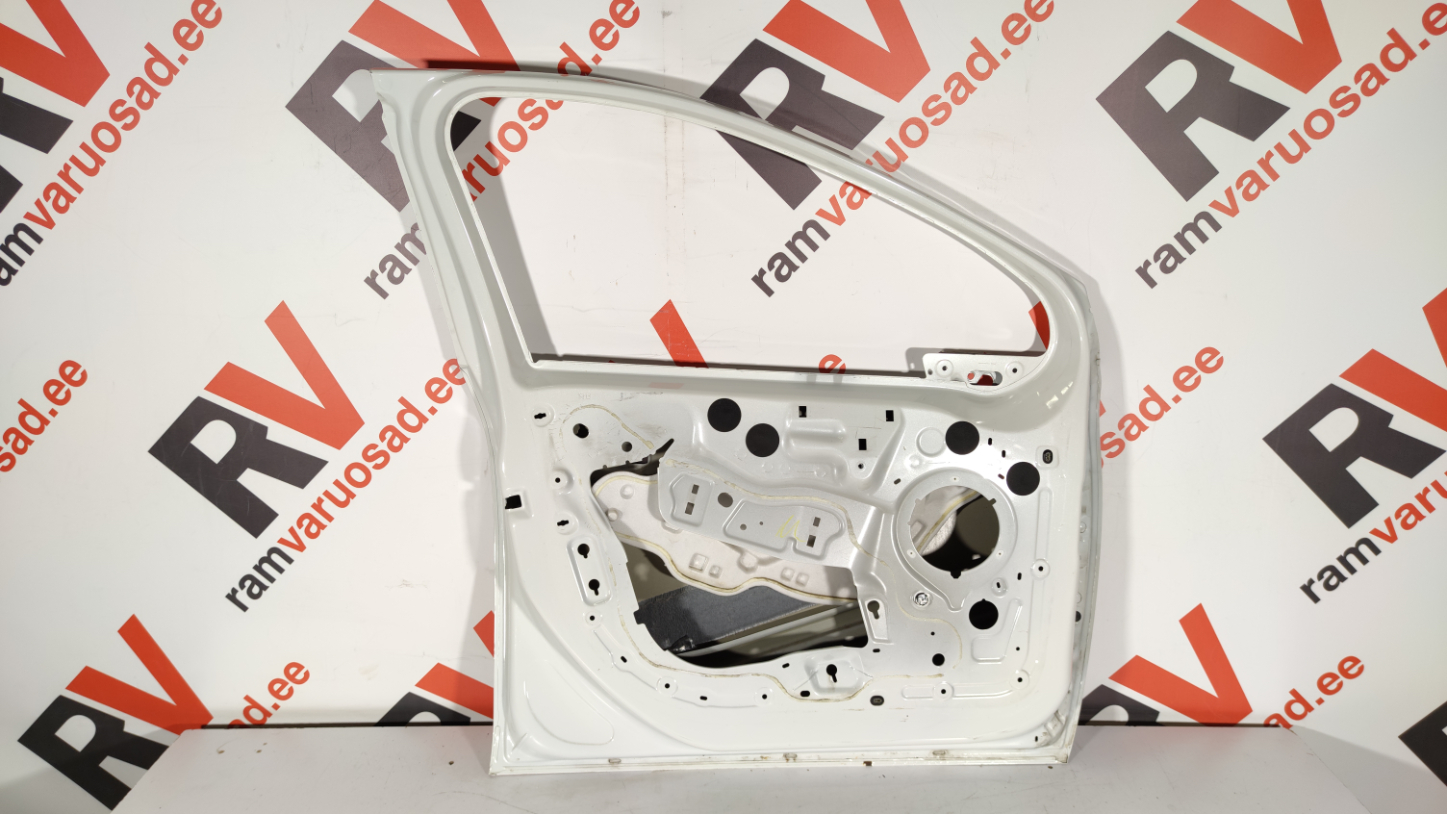 Peugeot 2008 esiuks / front door - pilt 4