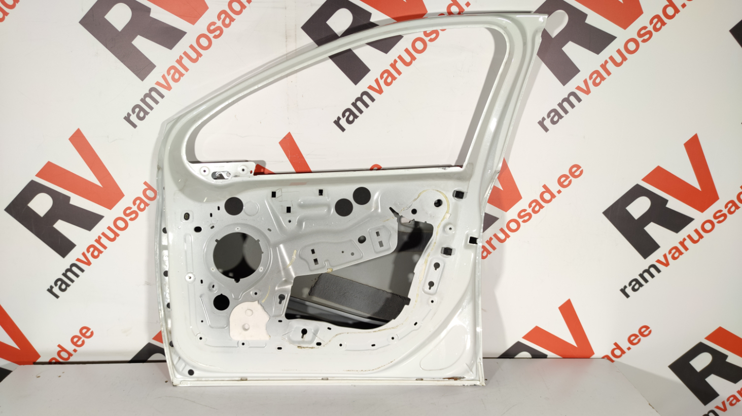 Peugeot 2008 esiuks / front door - pilt 4