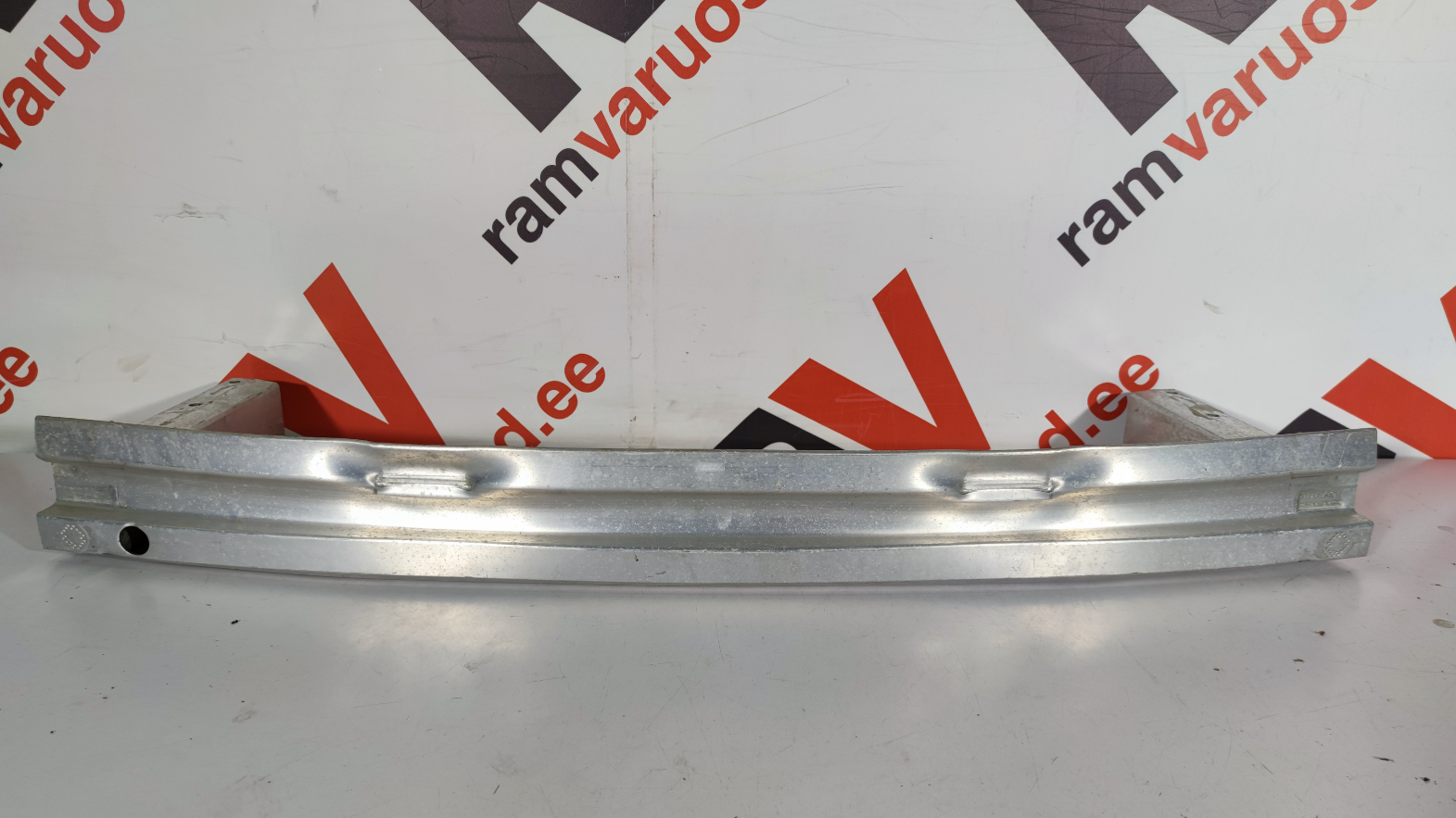 Audi Q5 tagatala / rear support