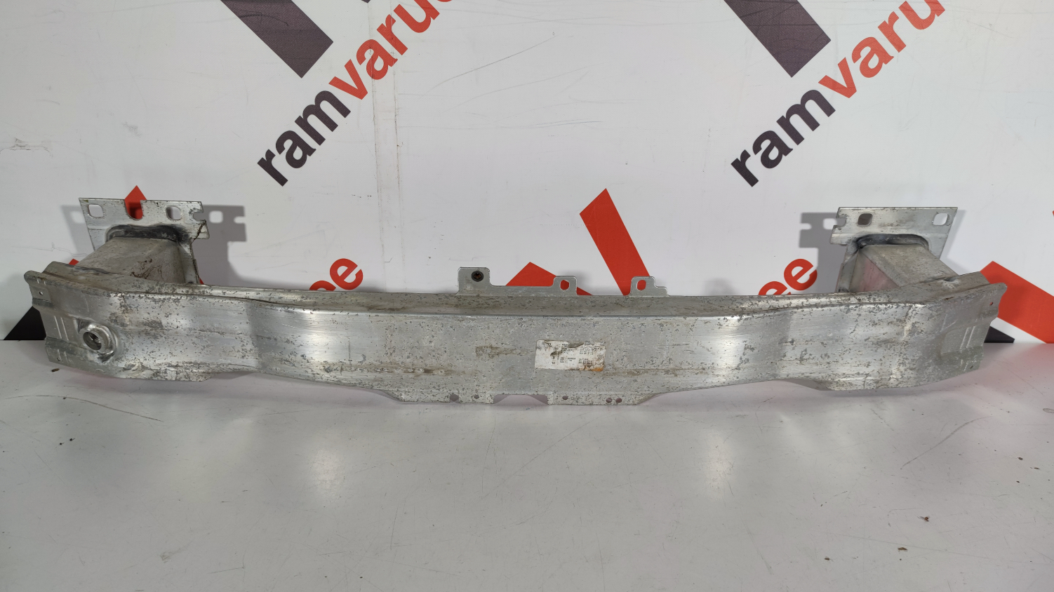 Audi A3 esitala / front support