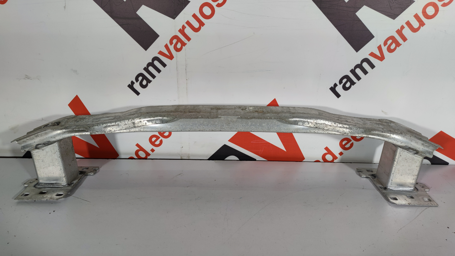 Audi A3 esitala / front support - pilt 2