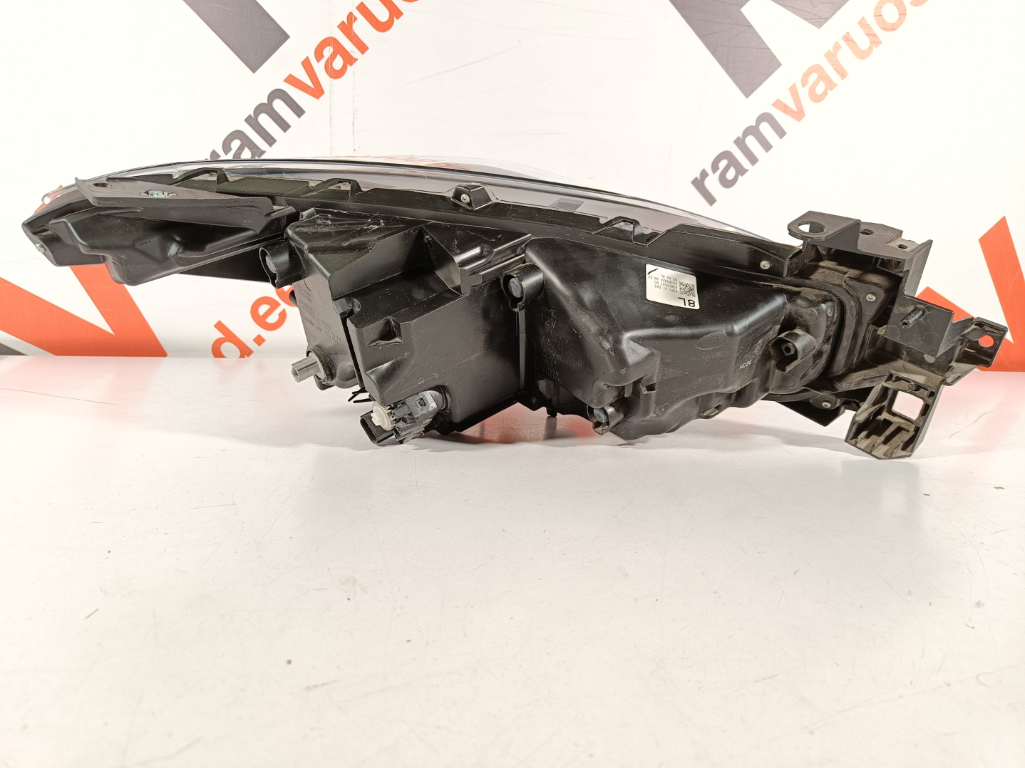 Mazda 3 esituli / headlight - pilt 3