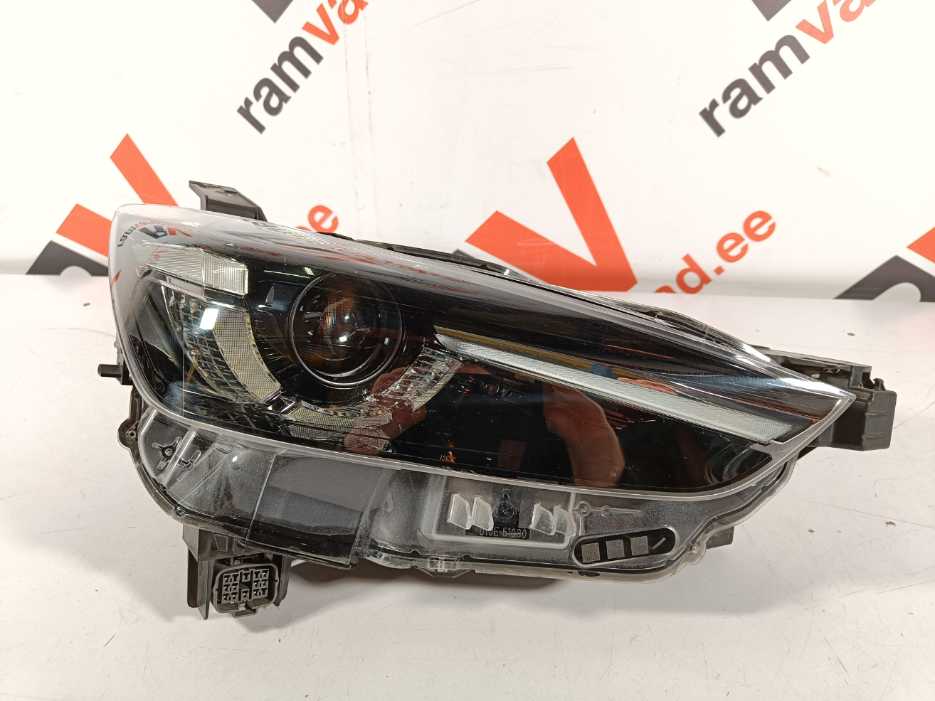 Mazda CX-3 esituli / headlight