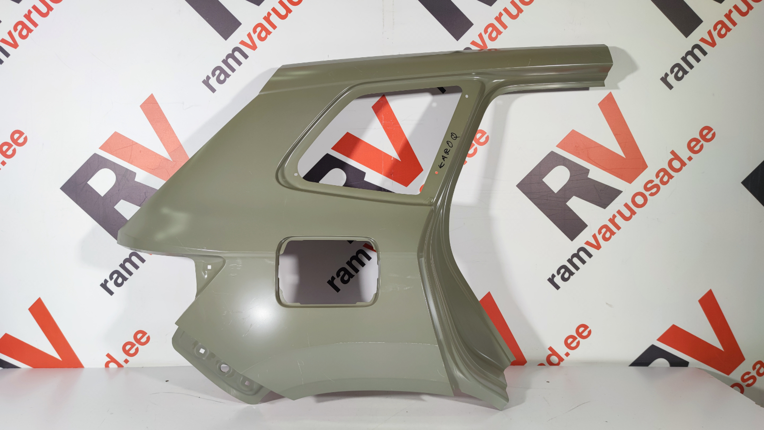 Skoda Karoq tagatiib / read fender