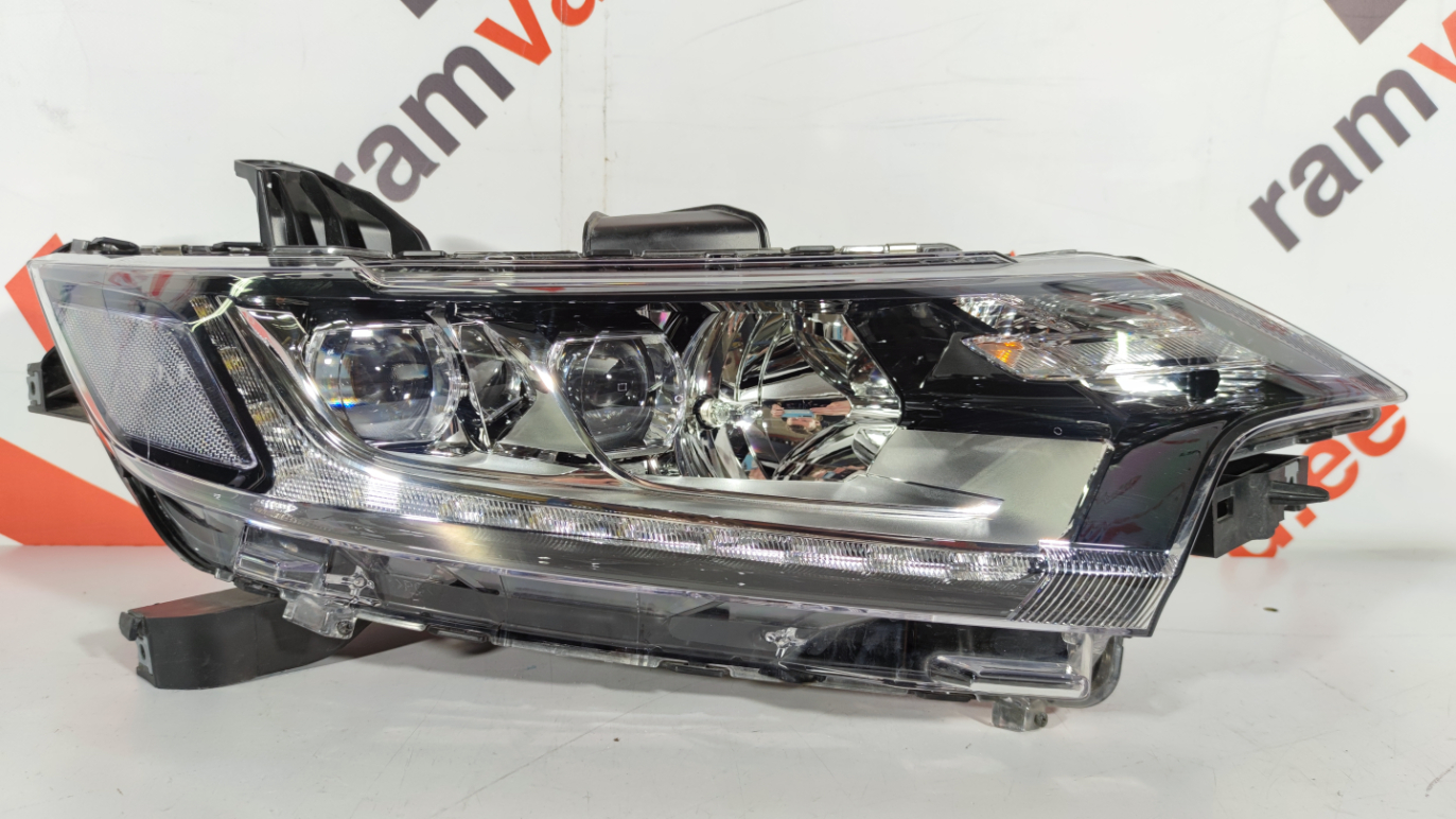 MItsubishi Outlander esituli / headlight