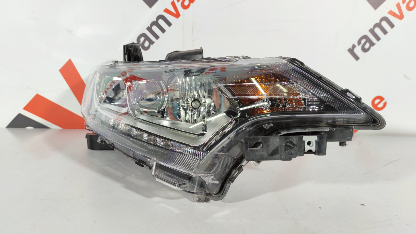 MItsubishi Outlander esituli / headlight - pilt 2