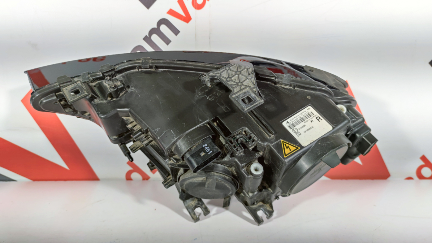 Audi A4 B8 esituli / headlight - pilt 4