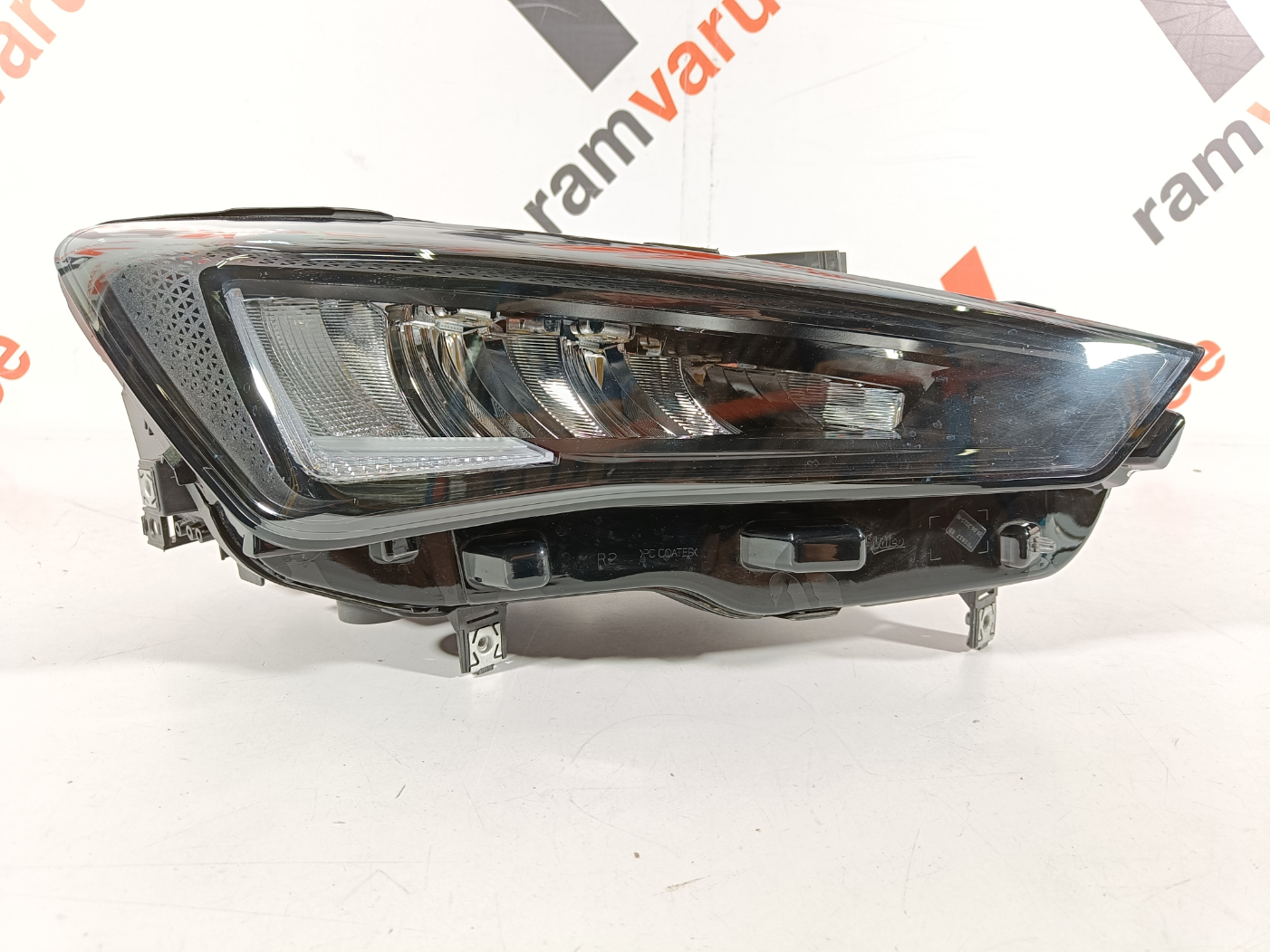 Seat Leon esituli / headlight