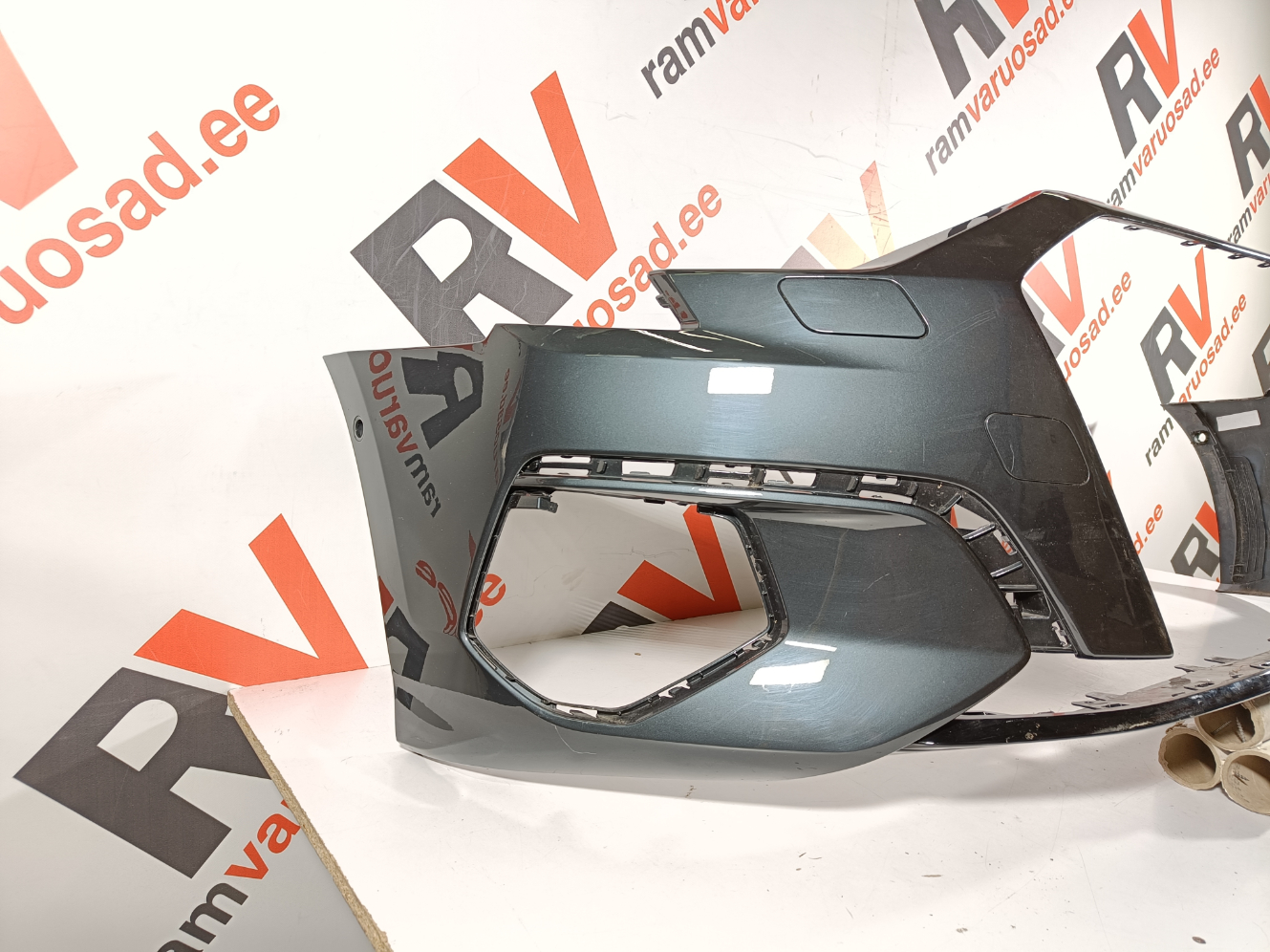 Audi A3 esistange / front bumper - pilt 2