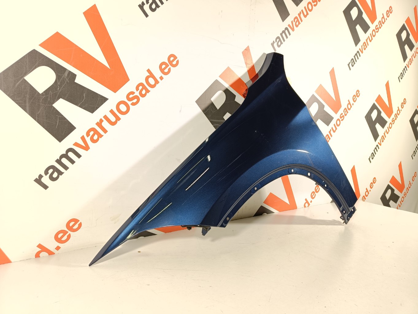 BMW X1 F48 esitiib / front fender - pilt 2