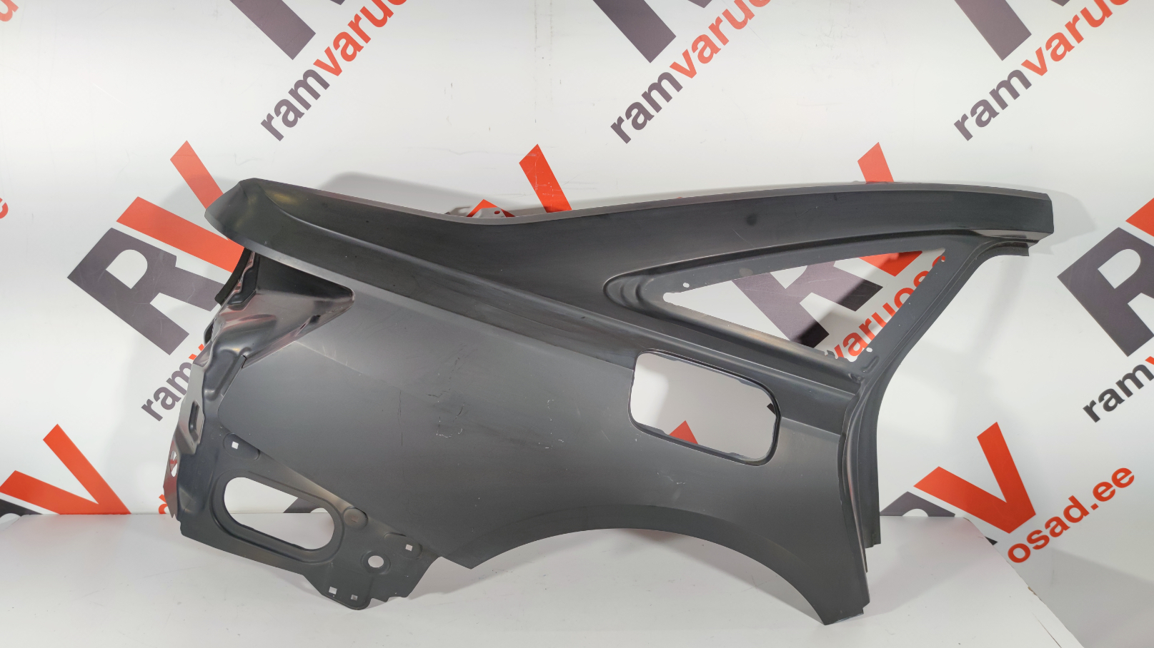 Audi A6C8 tagatiib / rear fender