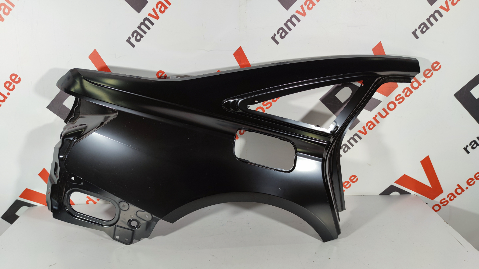 Audi A6C8 tagatiib / rear fender
