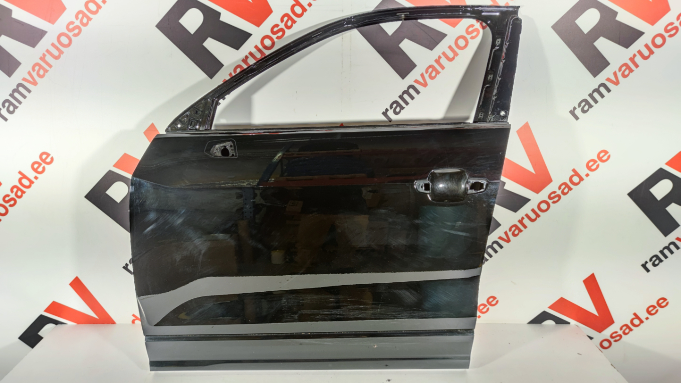 Audi Q2 esiuks / front door