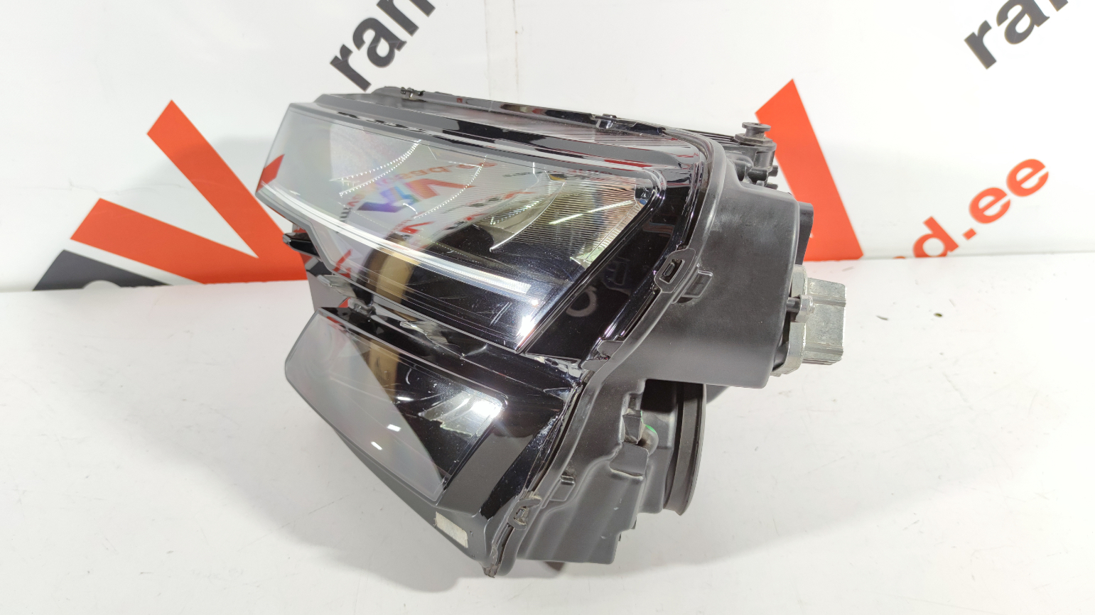 Skoda Karoq esituli / headlight - pilt 3