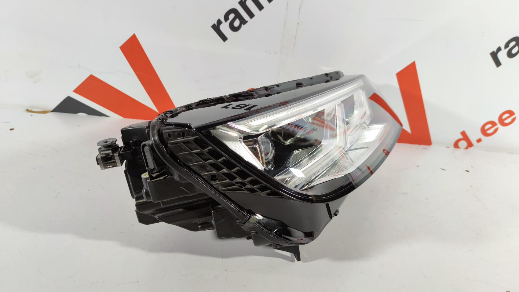 Audi Q5 esituli / headlight - pilt 3