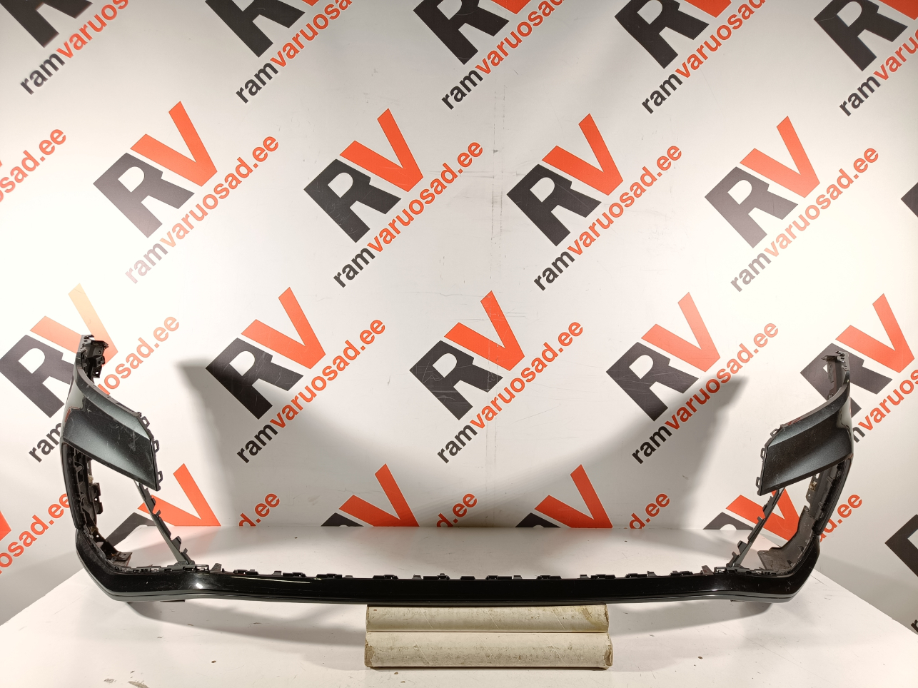 Audi Q8 esistange / front bumper