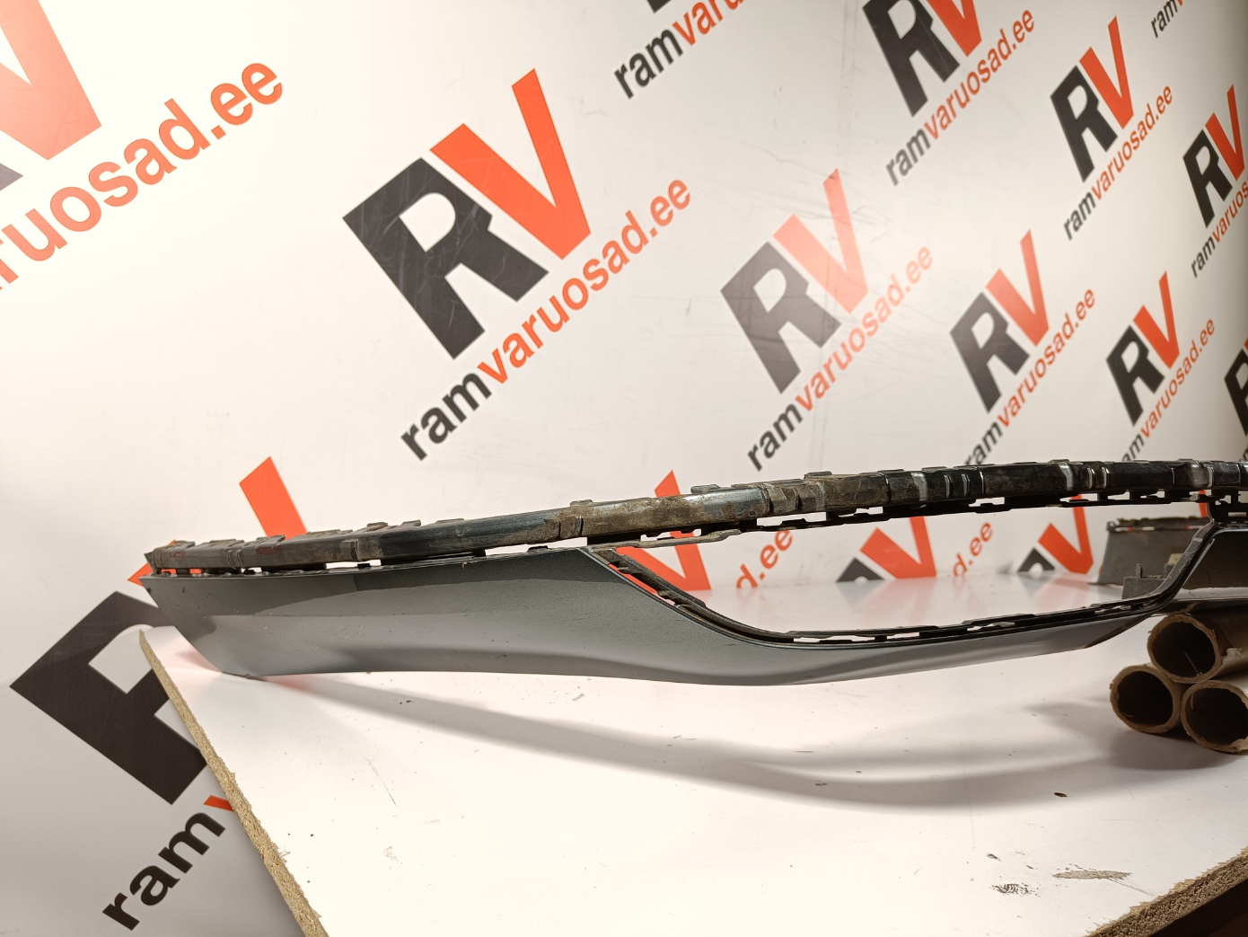 Audi A8 D5 tagastange / rear bumper - pilt 2