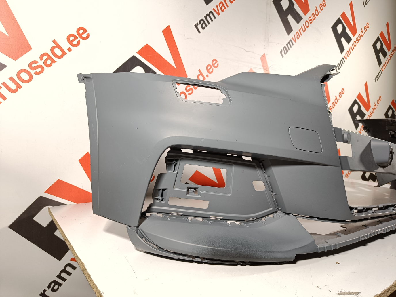 Audi A6 C8 Allroad esistange / front bumper - pilt 2