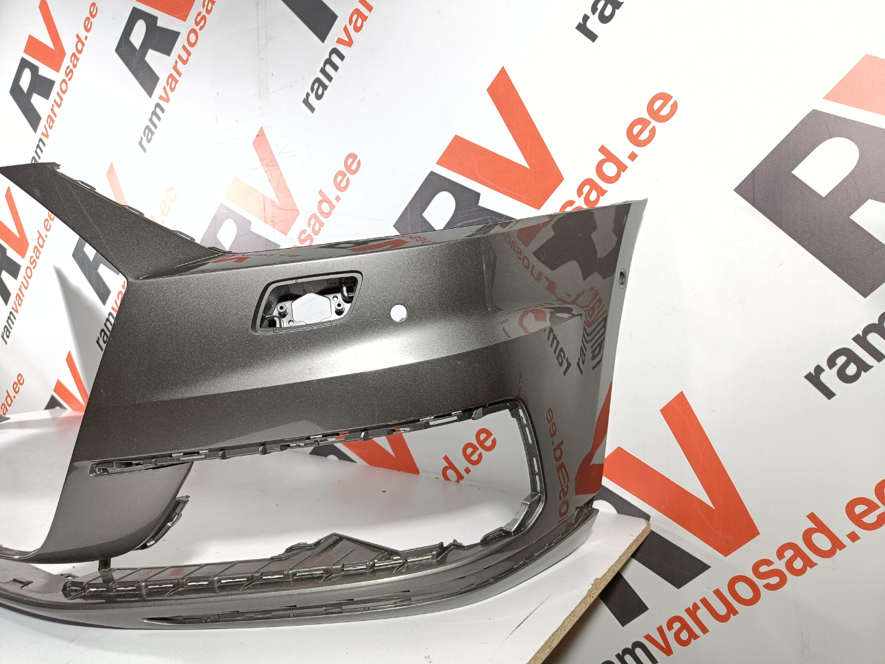Audi A8 D5 esistange / front bumper - pilt 3