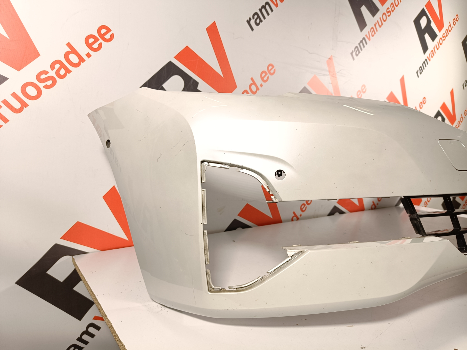 BMW 5 G30 esistange / front bumper - pilt 2