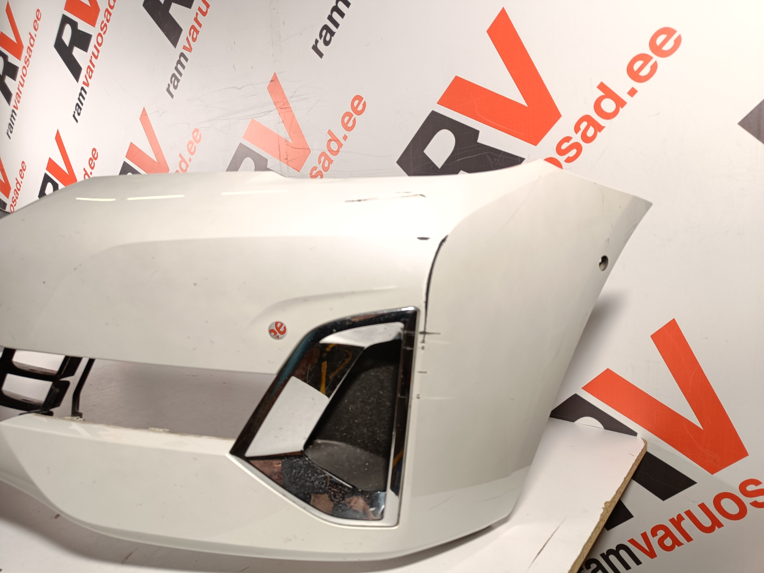 BMW 5 G30 esistange / front bumper - pilt 3