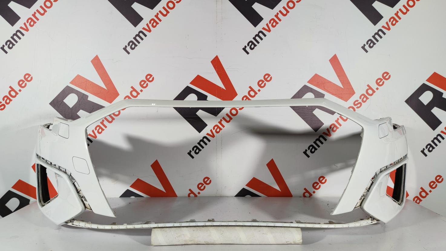 Audi A3 esistange / front bumper