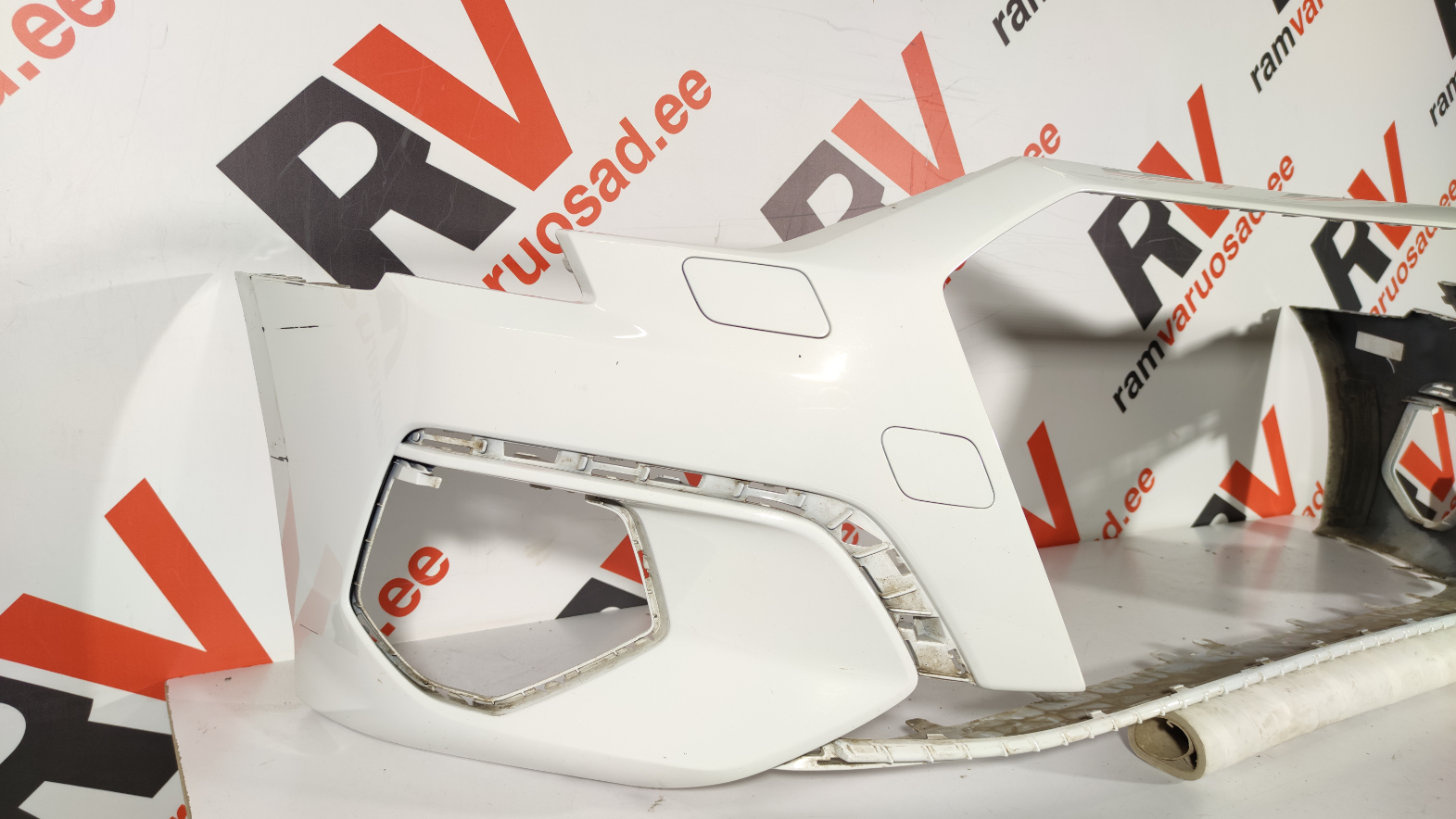 Audi A3 esistange / front bumper - pilt 2