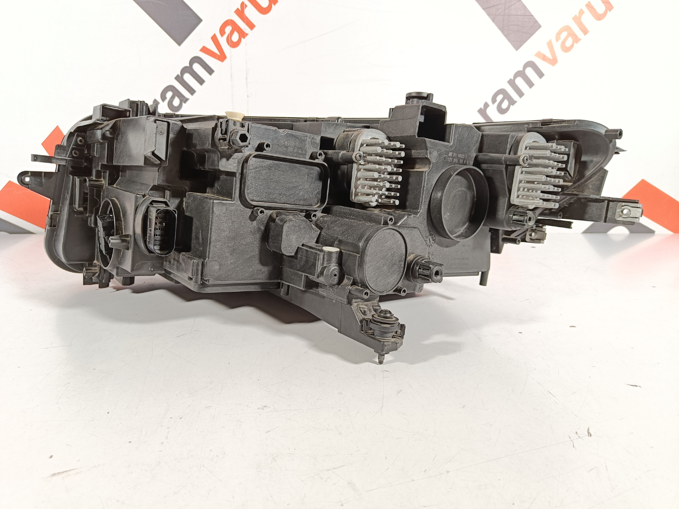 Volkswagen Tiguan esituli / headlight - pilt 3