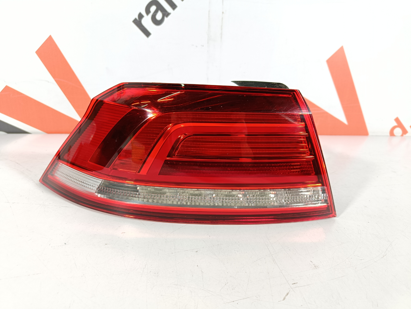 VW Passat B8 tagatuli / rear light