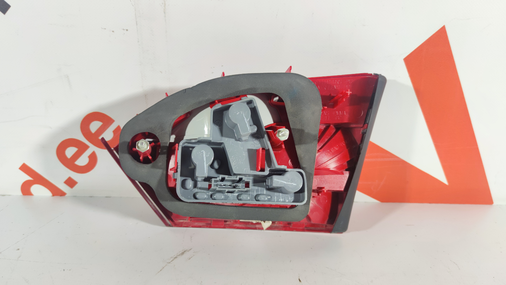 Volkswagen Jetta tagatuli / rear light - pilt 2
