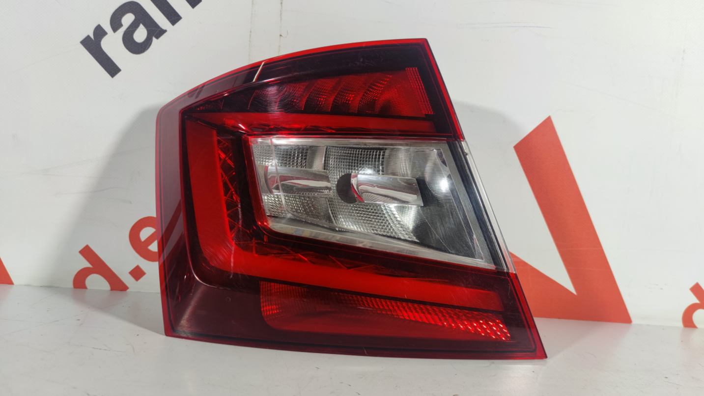 Skoda Fabia tagatuli / rear light