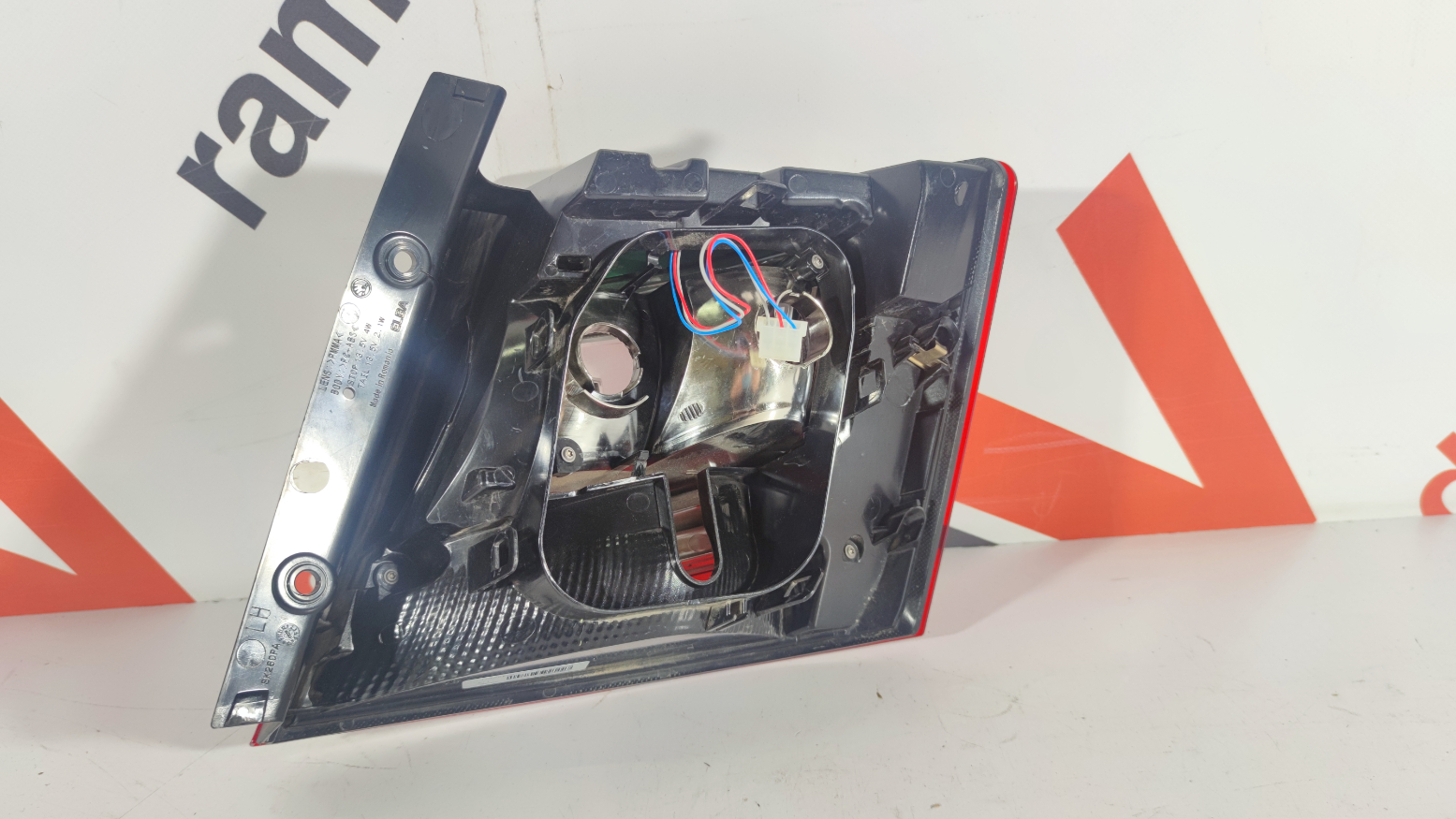 Skoda Fabia tagatuli / rear light - pilt 2