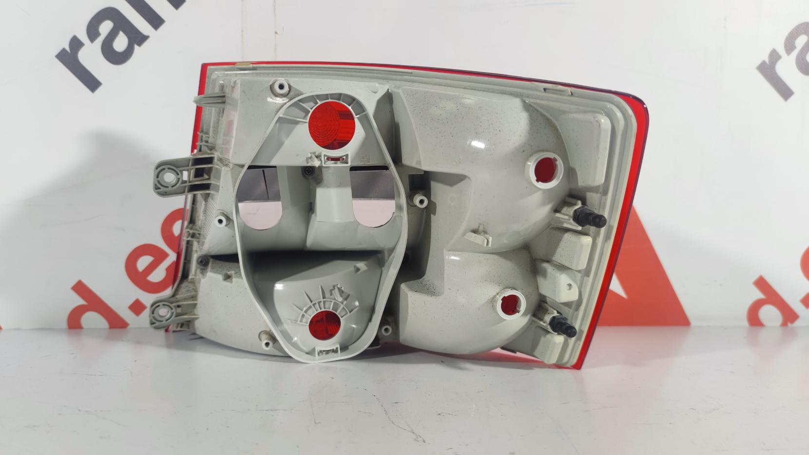 Skoda Octavia tagatuli / rear light - pilt 2