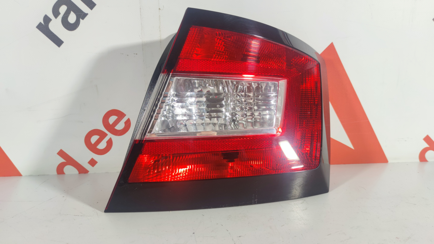 Skoda Fabia tagatuli / rear light