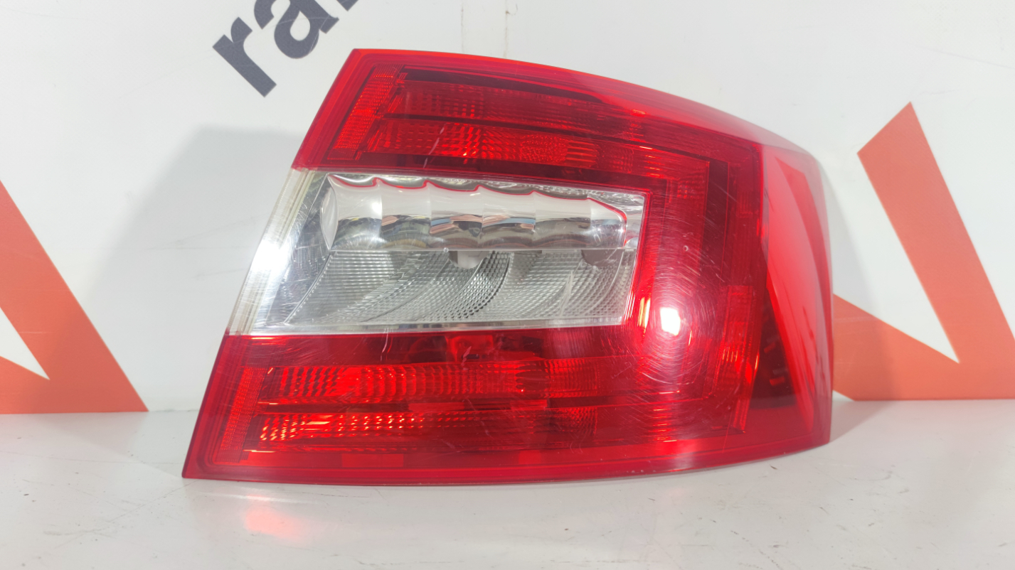 Skoda Octavia tagatuli / rear light
