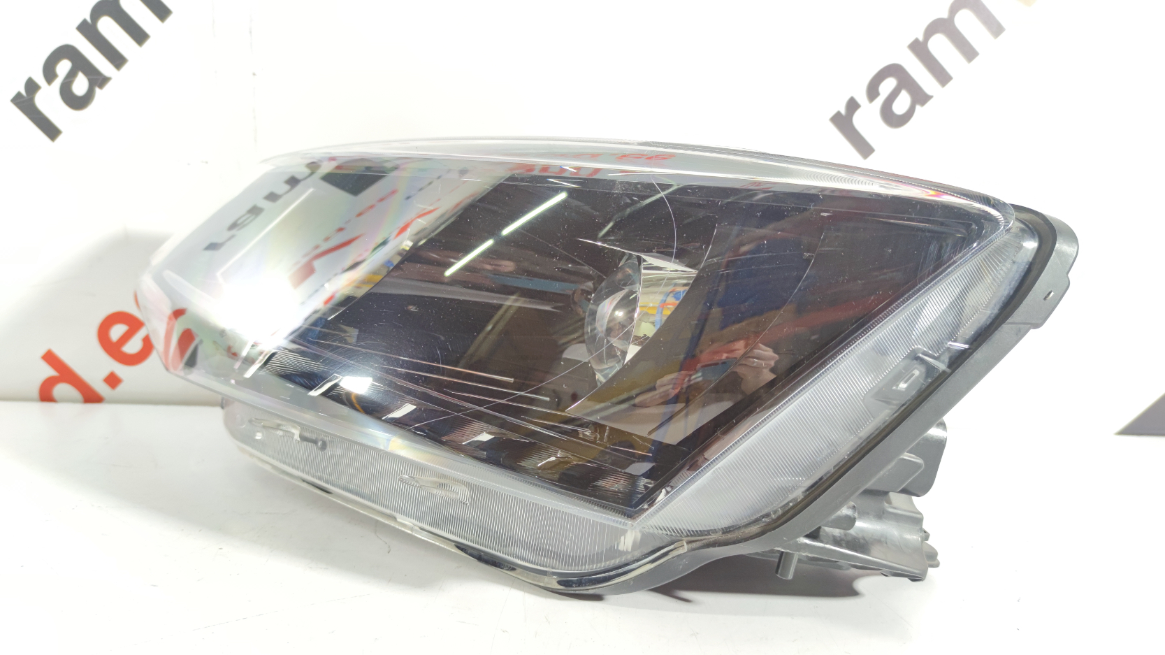 Skoda Fabia esituli / headlight - pilt 2