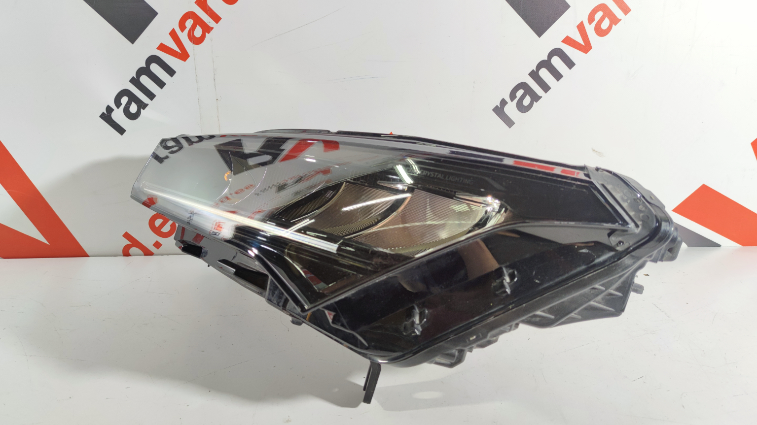 Skoda Enyaq esituli / headlight - pilt 2