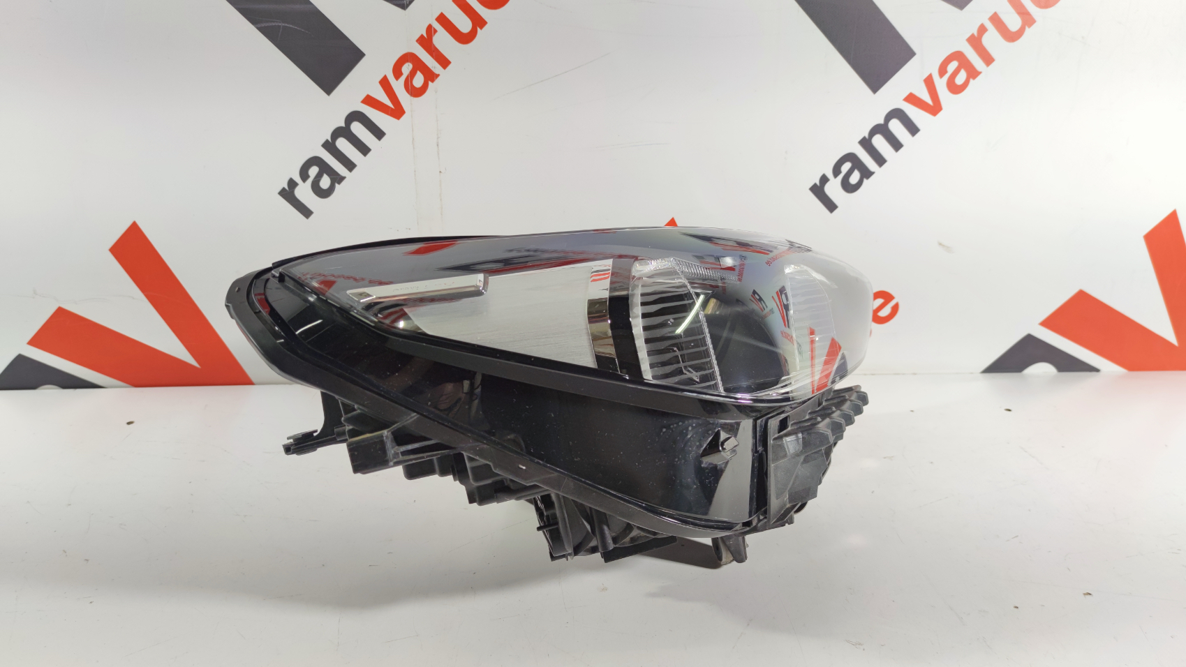 BMW X1 esituli / headlight - pilt 2