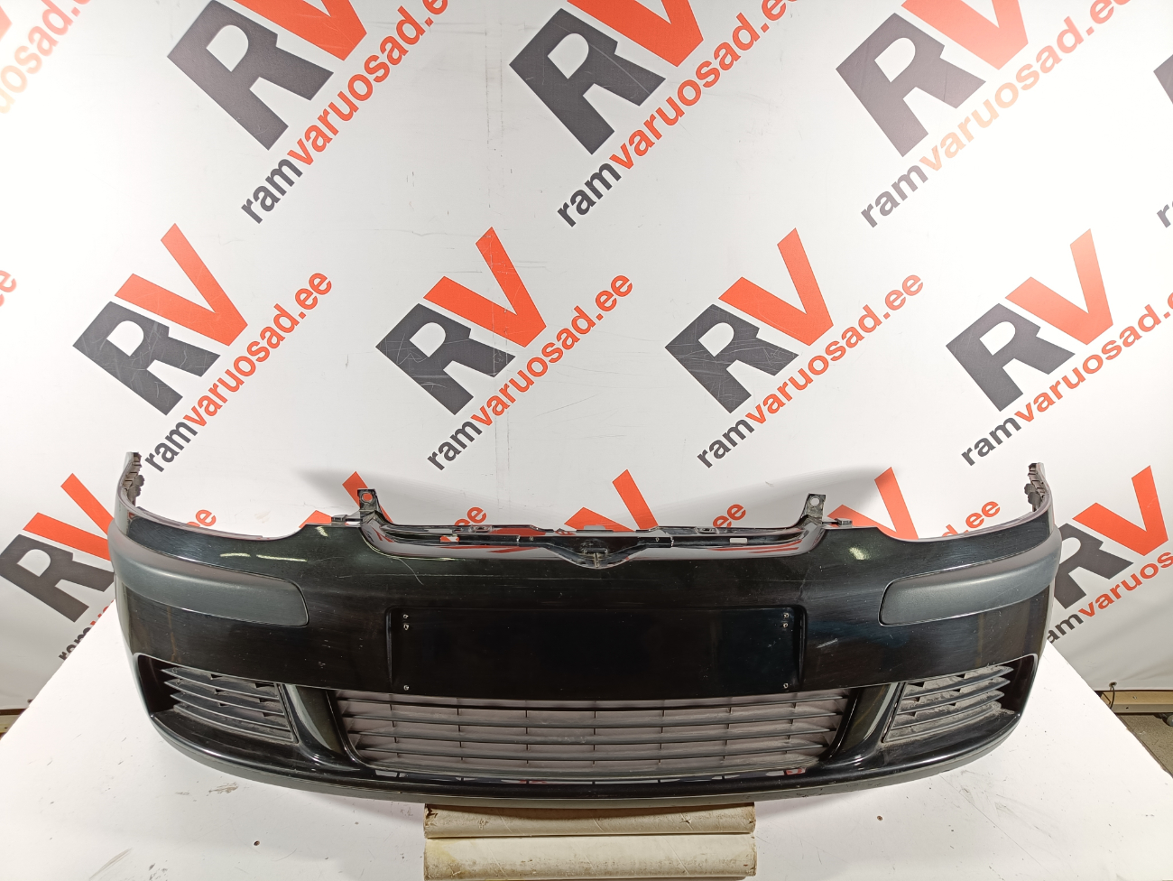 VW Golf V esistange / front bumper