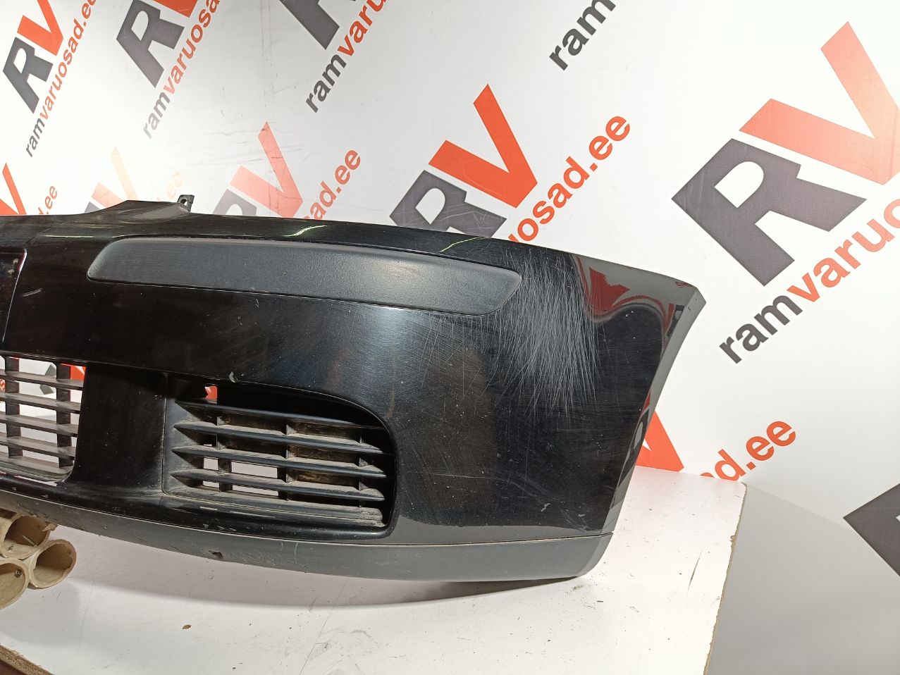 VW Golf V esistange / front bumper - pilt 3