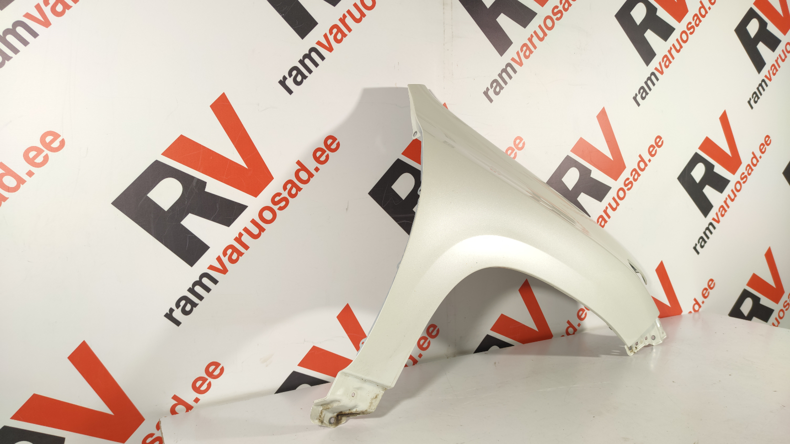Toyota Land Cruiser 150 esitiib / front fender - pilt 2