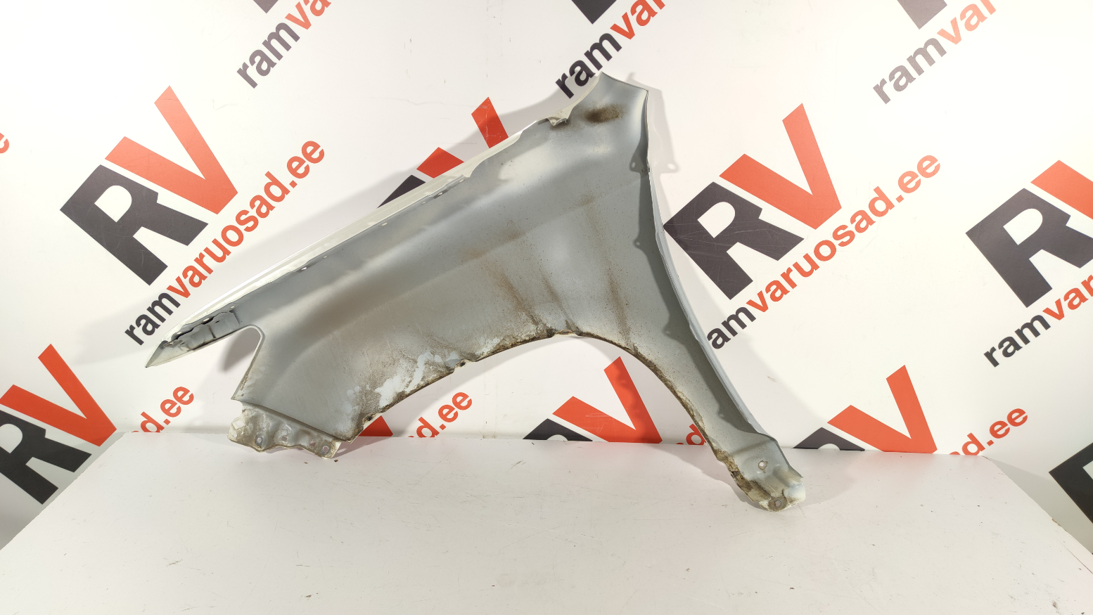 Toyota Land Cruiser 150 esitiib / front fender - pilt 4