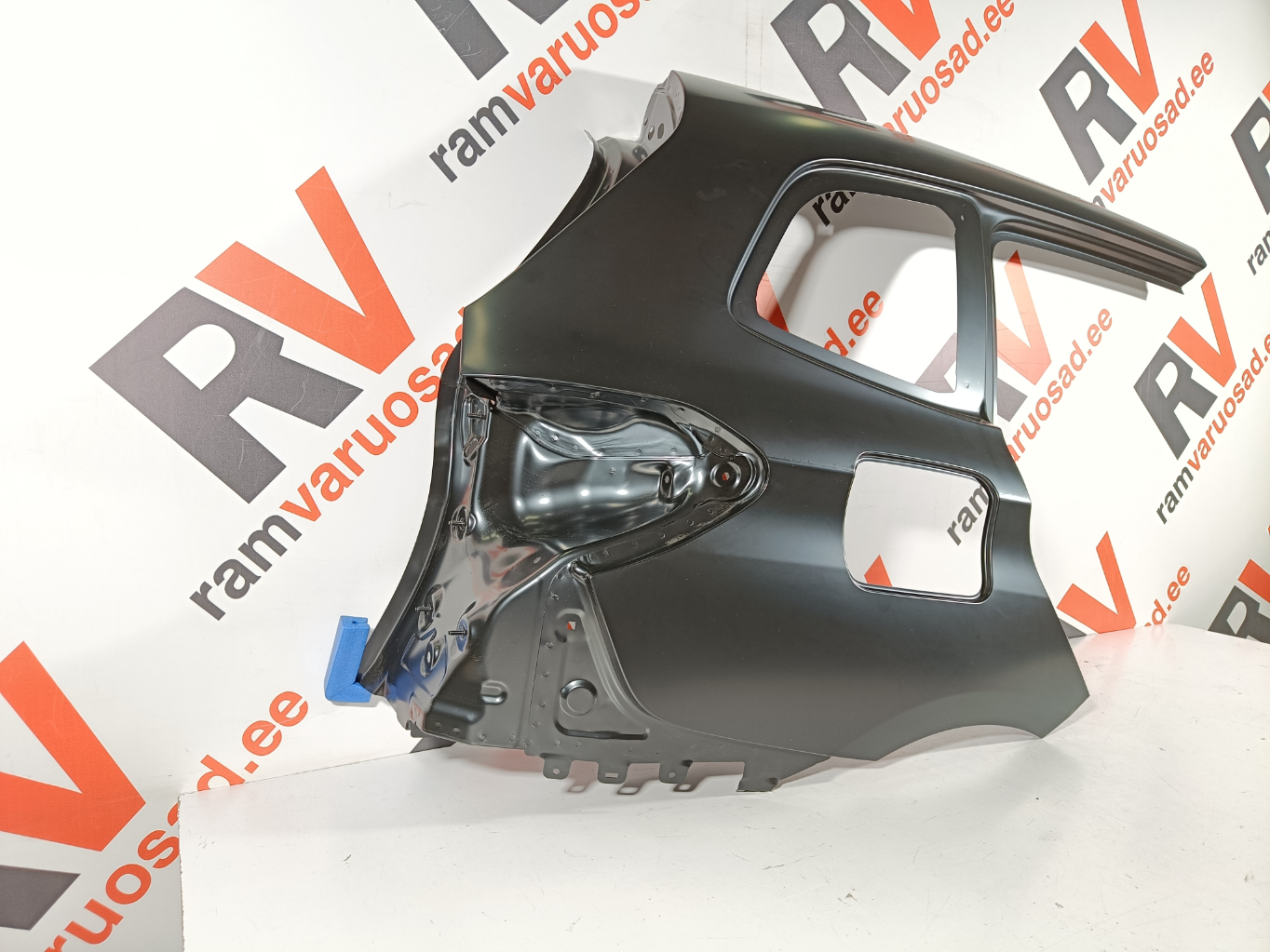 BMW 2 F46 Grand Tourer  tagatiib / rear fender - pilt 2